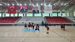 Erzincanda 23 Nisan Basketbol heyecanı yaşandı