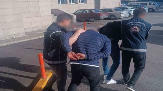Erzincanda yabancı uyruklu 5 kaçak göçmen yakalandı