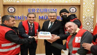 Erzurum Kızılay Engelliler Meclisinden polislere pasta sürprizi