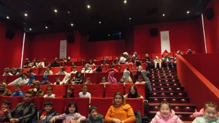 Erzurumda çocuklara sinema keyfi