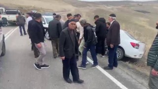 Erzurumda viraja kontrolsüz giren otomobiller çarpıştı: 9 yaralı
