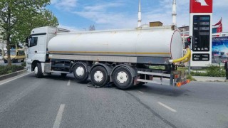 Esenyurtta feci kaza: Kamyonun altında kalan bisiklet sürücüsü hayatını kaybetti