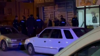 Eşinin boğazından bıçakladığı kadın yaralandı