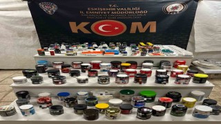 Eskişehirde 500 bin TLlik kaçak sigara ve ürünler ele geçirildi