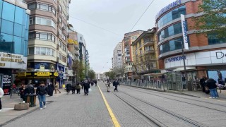 Eskişehirde soğuk havanın etkisiyle kent merkezi sakinleşti