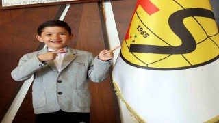 Eskişehirsporda 23 Nisanda başkanlık koltuğu çocuğa devredildi