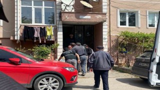 Evinde ölü bulundu
