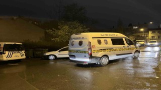 Fatihte tartıştığı kişiyi bıçakla yaralayan şahıs, polise de saldırmak istedi