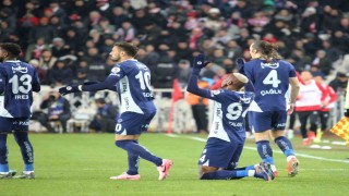 Fenerbahçe, galibiyet serisine Sivasta devam etti