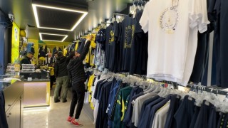 Fenerium Tırı Yüksekovada ilgiyle karşılandı