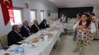 Fırat Üniversitesinde Özbek akademisyenlerden anlamlı Şükran Günü