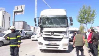 Gaziantepte 2 tır çarpıştı: 1 yaralı