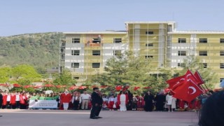 Gaziantepte inşaat işçilerinin İstiklal Marşı duyarlılığı duygulandırdı