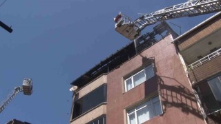 Gaziosmanpaşada 4 katlı binada yangın çıktı, 1 kişi dumandan etkilendi