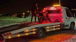 Gazipaşada seyir halindeki motosikletten düşen yolcu yaralandı