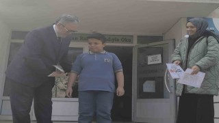 Gedizde öğrencilerden Suriyeli arkadaşlarına duygusal veda