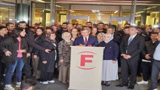 Gelecek Partisi Genel Başkanı Davutoğlu, Sırrı Süreyya Önderi hastanede ziyaret etti