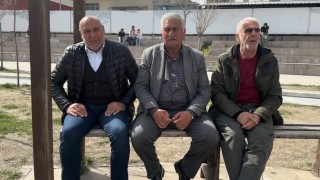 Güneşli havayı fırsat bilen Yüksekovalılar parklara akın etti