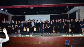 Güzel Sanatlar Lisesi öğretmen ve öğrencilerinden Neşet Ertaş konseri