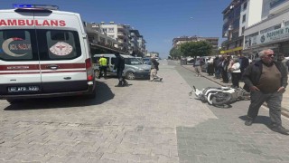 Hafif ticari araçla motosiklet çarpıştı: 1 yaralı