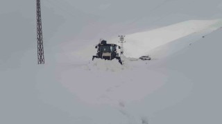 Hakkaride 37 köy yolu ulaşıma kapandı