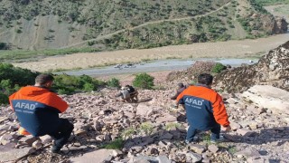 Hakkaride dağda mahsur kalan genç, AFAD tarafından kurtarıldı