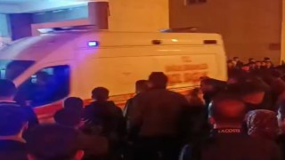 Hakkaride devrilen kamyonun altında kalan şahıs hayatını kaybetti