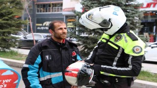 Hakkaride motosikletlilere sıkı denetim