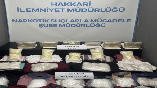 Hakkaride otomobilin yakıt deposunda 21 kilo 440 gram uyuşturucu madde ele geçirildi