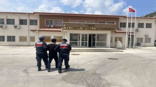 Hapis cezası ile aranan şahıs Kuşadasında yakalandı