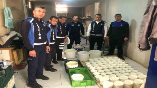 Hatayda sağlıksız şartlarda üretilen 220 kilo süt ve süt ürünleri imha edildi