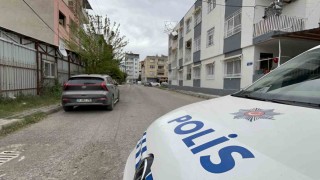 Hatayda şiddetli fırtına: Su deposu devrildi, konteynerleri uçurdu