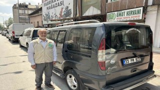 Hayırsever aracını Gazzeye destek için bağışladı