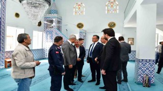Hayırseverin yaptırdığı cami dualarla açıldı