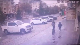 Hırsızlar önce kameralara, sonra polise yakalandı