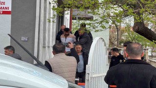 Hırsızlıktan aranan şüpheli havalandırmadan kaçamayınca intihara kalkıştı