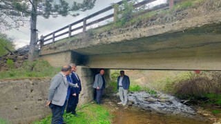 Hisarcıkta deprem sonrası yol ve köprülerde inceleme