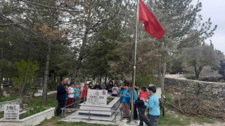 Hisarcıkta minik öğrenciler şehitleri unutmadı