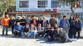 Hollandalı öğrenciler, Çeşmede Türk ailelere misafir oldu