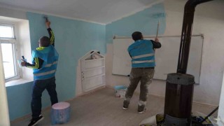 Hükümlüler 23 Nisan öncesi köy okulunu yeniledi