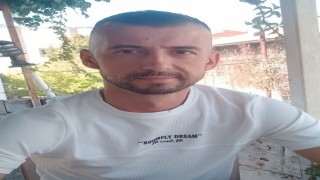 Husumetli olduğu oğlunu vurarak öldürdü