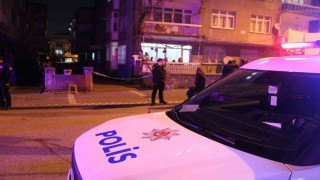 Husumetlisini evin bahçesinde vurdu