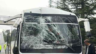 İki işçi servis aracı çarpıştı: 1i sürücü 20 kişi yaralandı