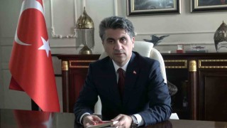 İl bürokratları, gençlere meydana okudu: Peki ya siz kitap okuyor musunuz?