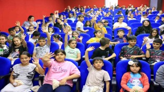İncirliovalı çocuklar sinemada buluştu