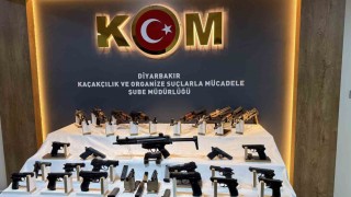 Iraktan Diyarbakıra gelen aracın gizli bölmelerinde 27 adet silah ele geçirildi: 3 tutuklama