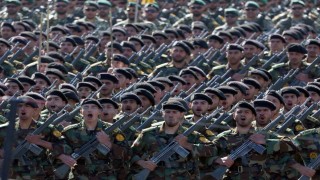 İrandan Ulusal Ordu Gününde gövde gösterisi