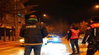 Ispartada gece denetiminde 208 kişi sorgulandı