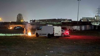 İstanbulda bazı vatandaşlar deprem endişesiyle geceyi dışarıda geçirmeye devam etti