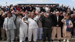İstanbuldan ilk hac kafilesi dualarla uğurlandı